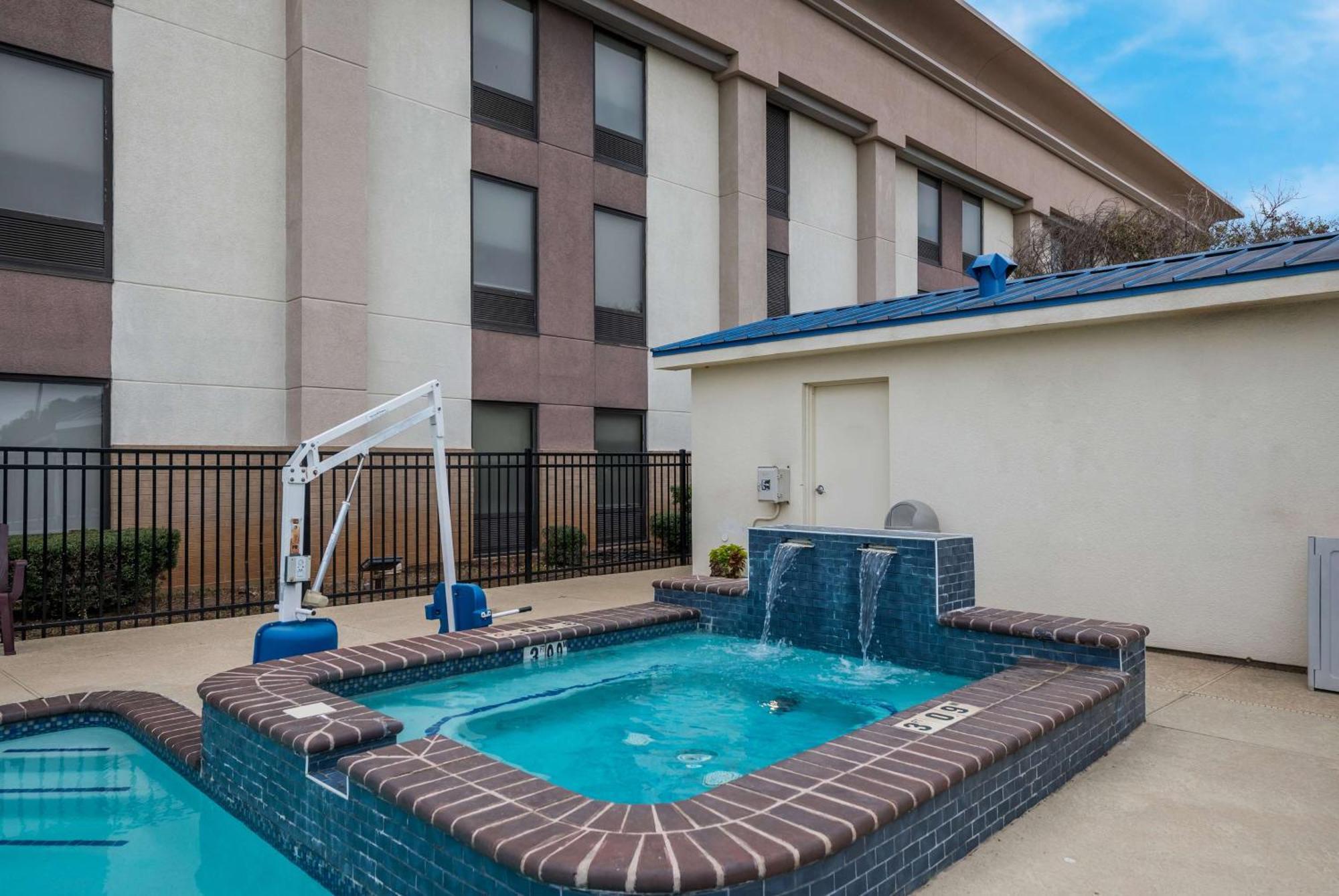 Hampton Inn Marshall Exterior foto